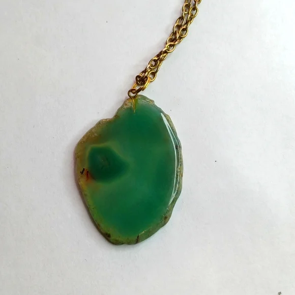 Green agate slice necklace - Picture 3 of 3